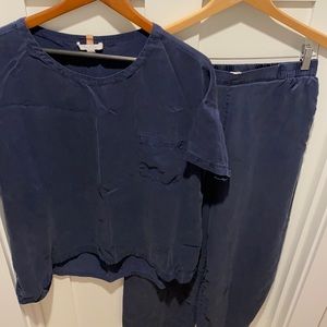 Lunya washable silk pajama top and pants.  Size M.  Deep blue.